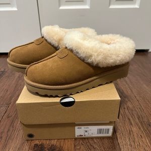 NEW IN BOX Ugg Tazzette size 6